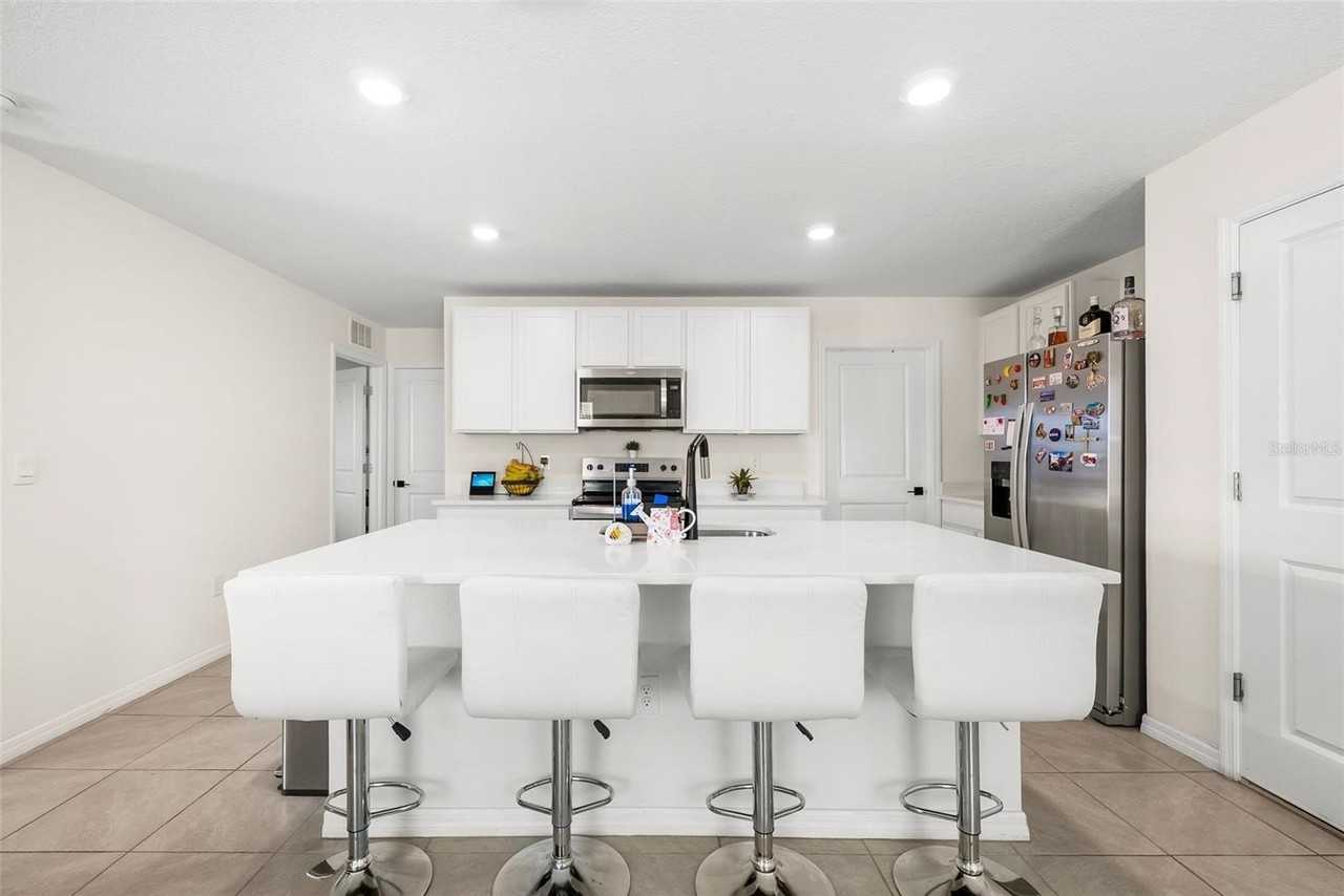 24672 Nw 11th Pl - Photo 6 of 32