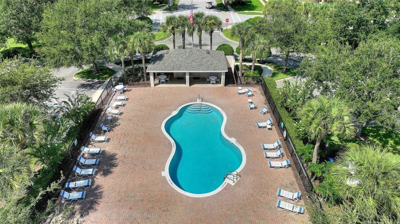 1220 Priory Cir - Photo 6 of 48