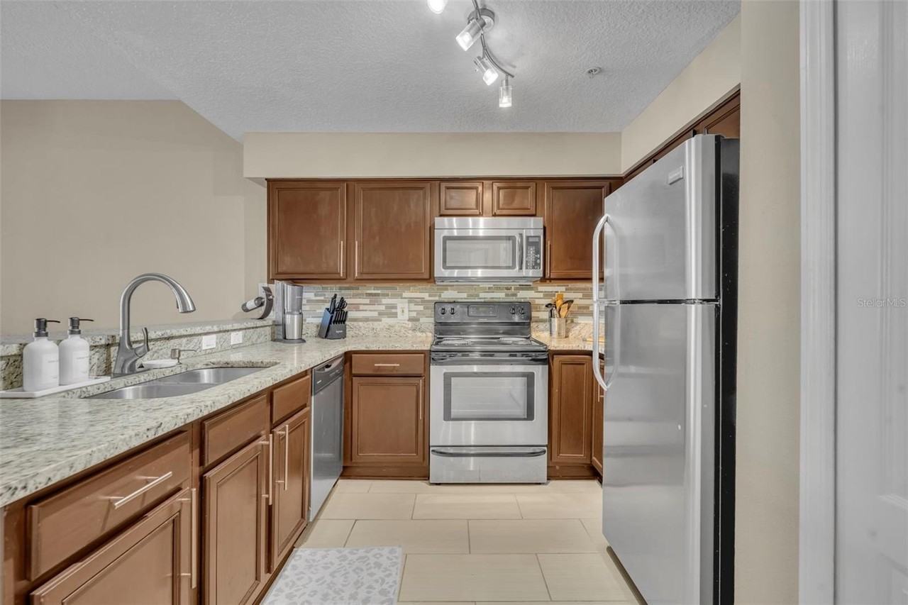 676 Sandy Neck Ln #102 - Photo 6 of 26