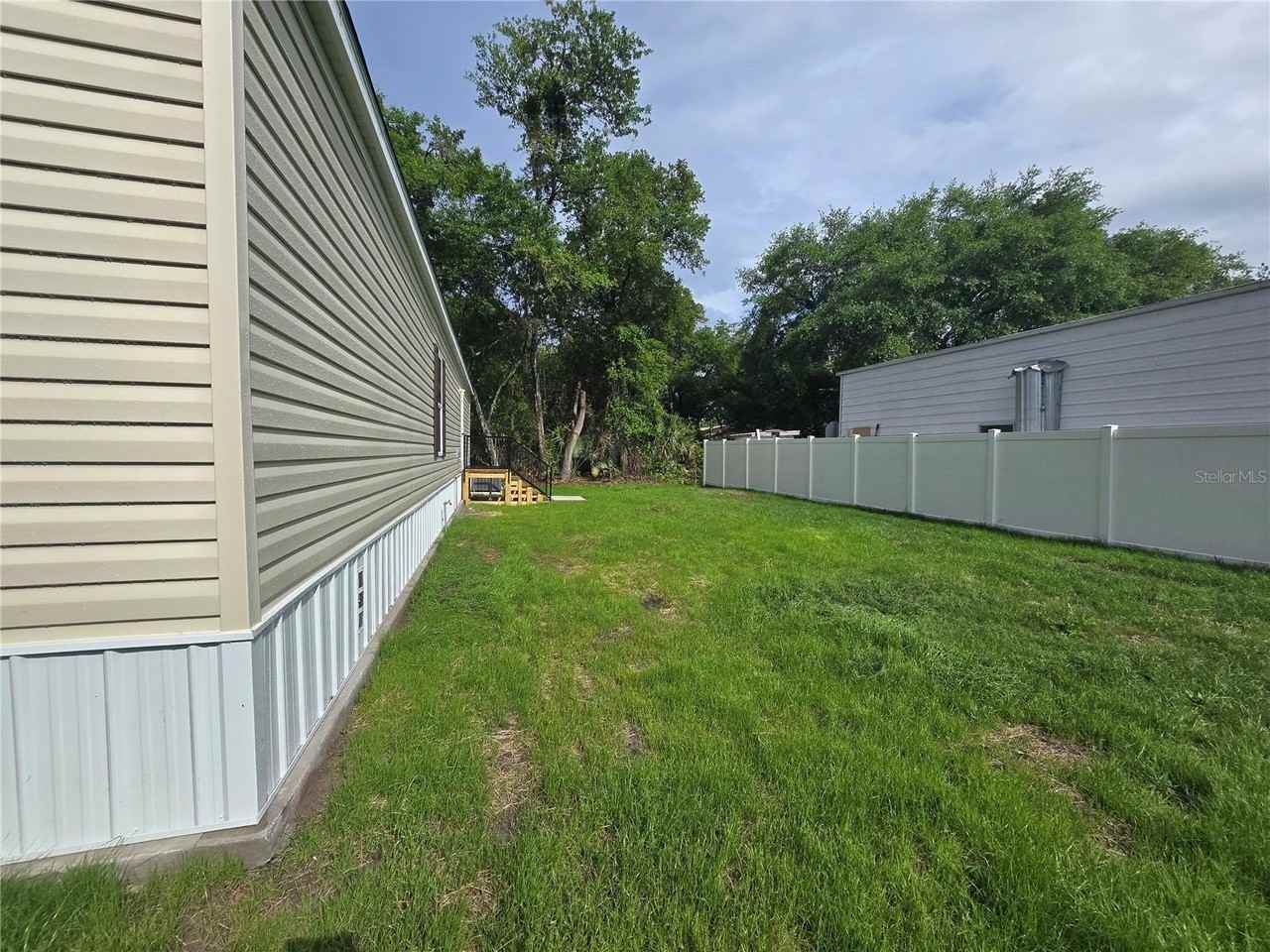 24048 Ermine Rd - Photo 2 of 20