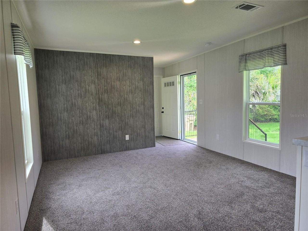 24048 Ermine Rd - Photo 7 of 20