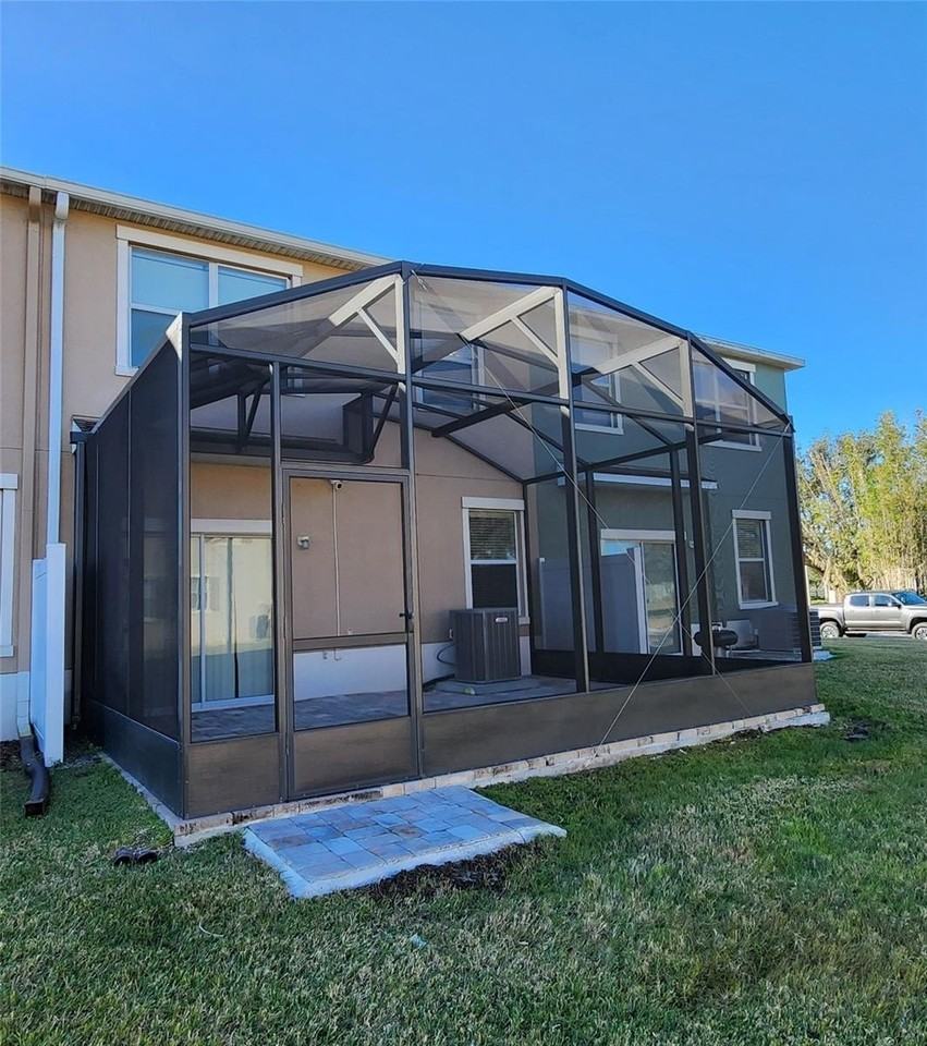 11064 Savannah Landing Cir - Photo 2 of 18