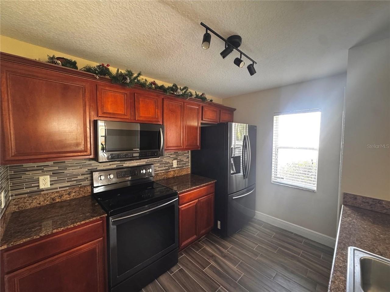 3460 Castle Stone Ct - Photo 7 of 27