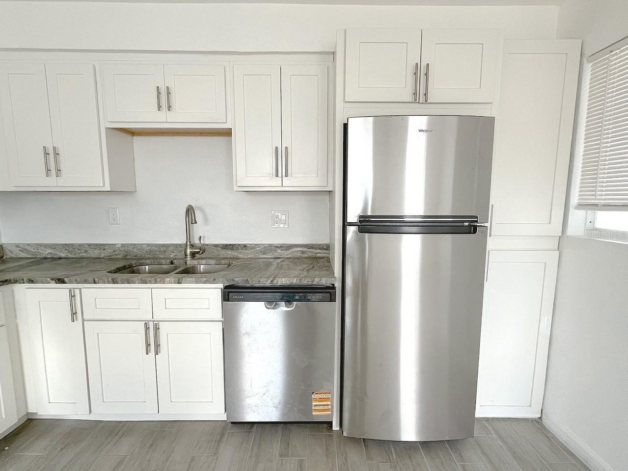 25 Lynn Way #B - Photo 6 of 21