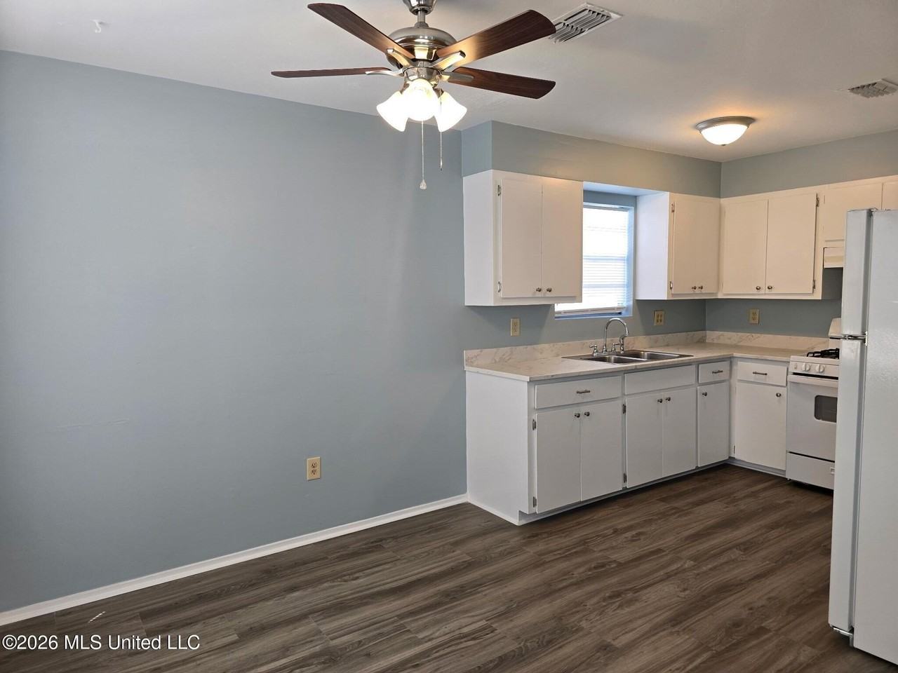 188 Saint Paul St - Photo 4 of 9