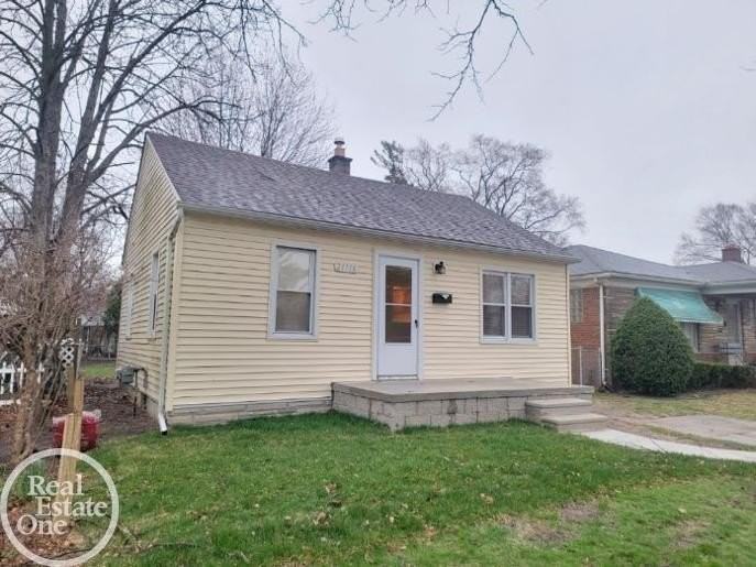 21116 Cyman Ave - Photo 2 of 12