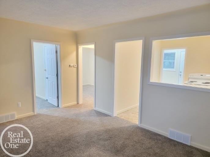 21116 Cyman Ave - Photo 5 of 12