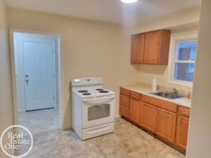 21116 Cyman Ave - Photo 7 of 12