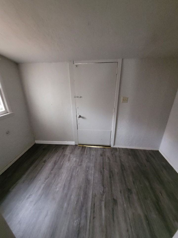 408 N 1st St #1 - Photo 2 of 7