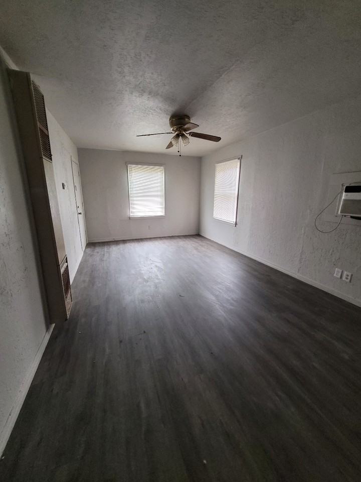 408 N 1st St #1 - Photo 3 of 7