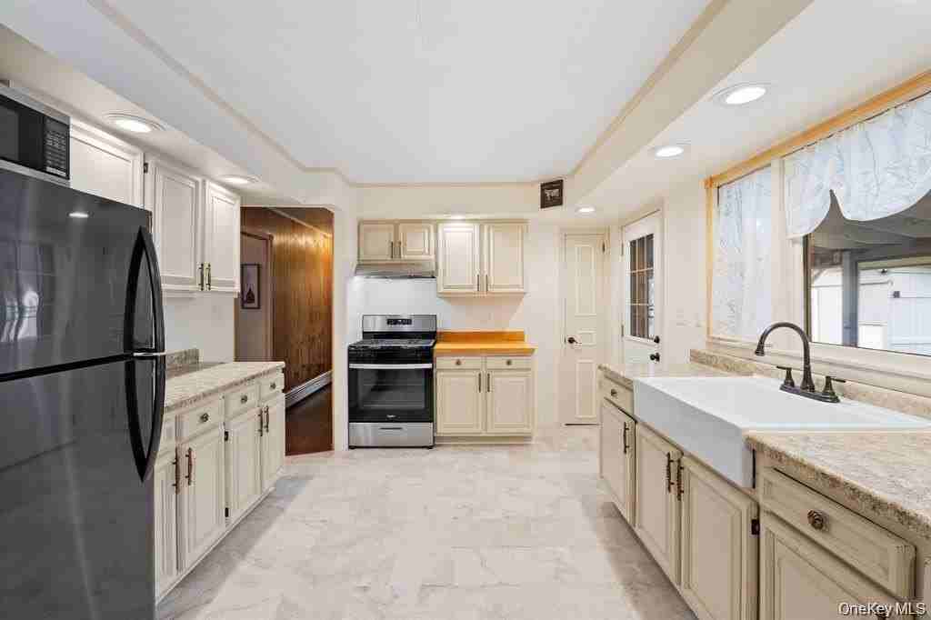 7 Red Top Rd Unit 1 - Photo 4 of 27