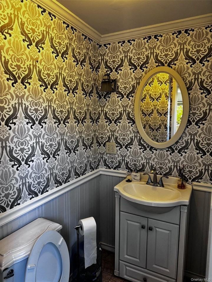 1 Motts Ln - Photo 4 of 6