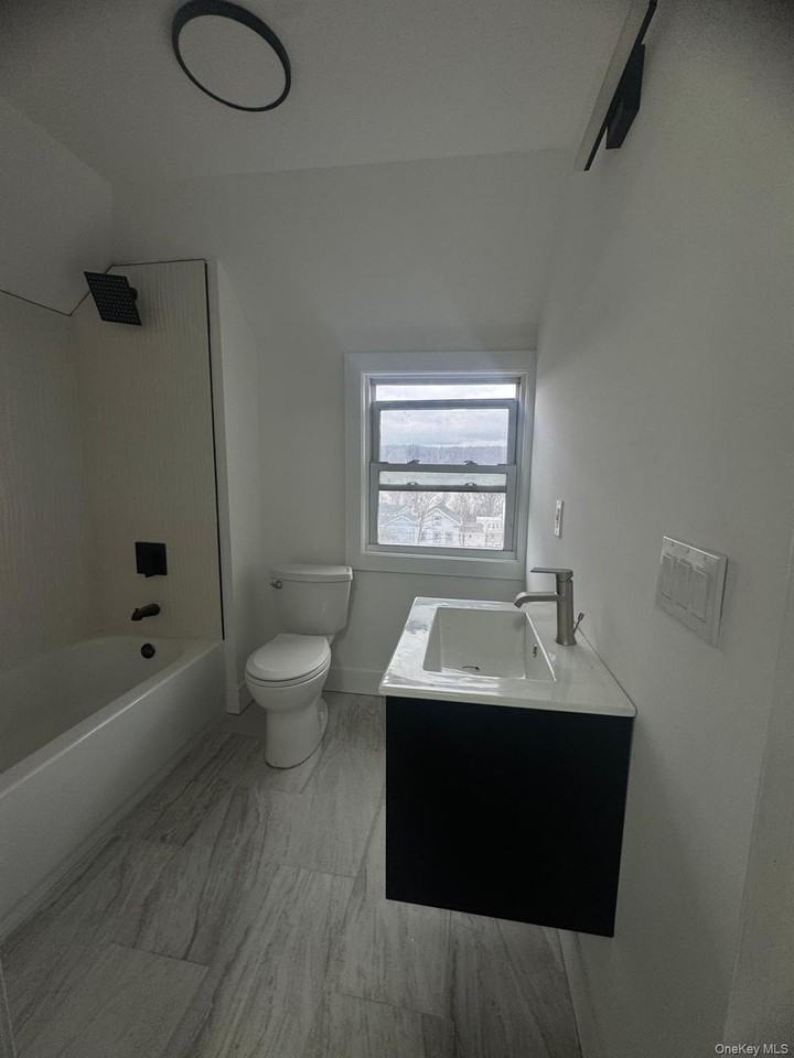 301 Warburton Ave - Photo 2 of 7