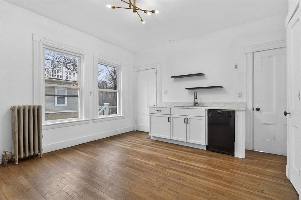 168 Elliot St Unit 1 - Photo 3 of 15