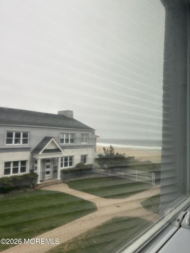 661 Ocean Ave #31 - Photo 3 of 10