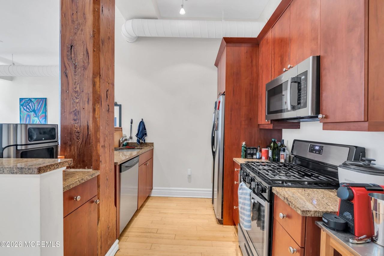300 Emory St #403