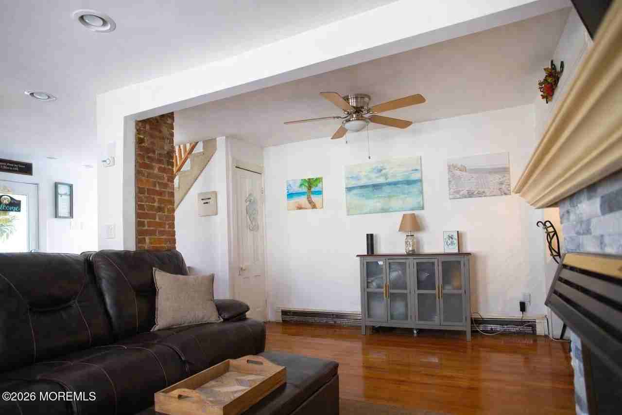 201 Hamilton Ave - Photo 6 of 17