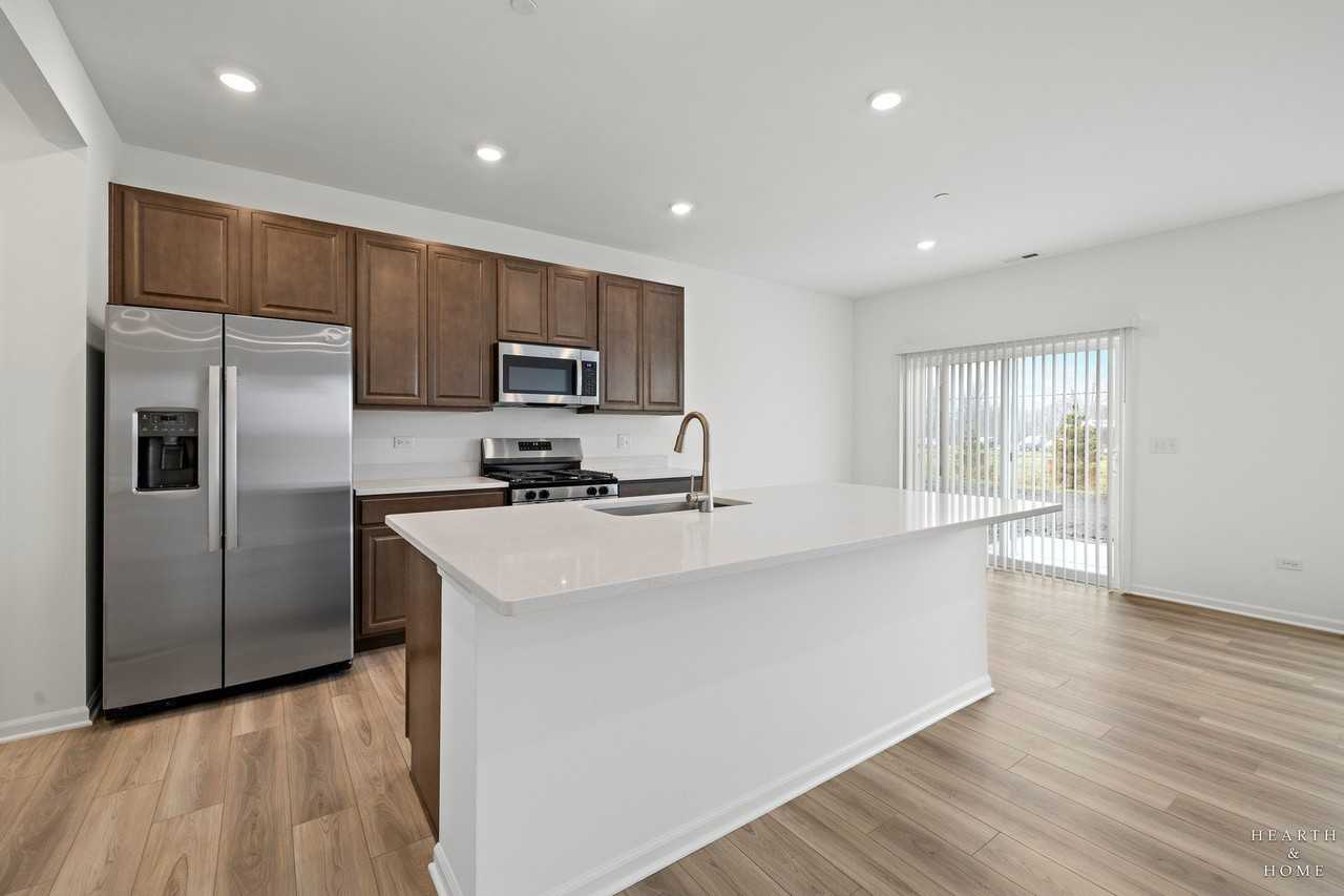 624 Cassia Ct - Photo 3 of 19