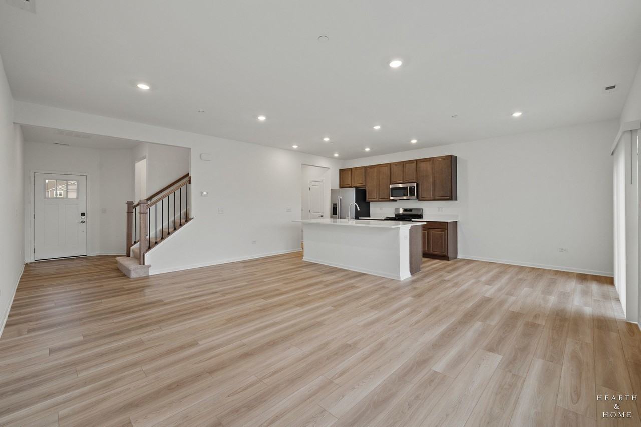 624 Cassia Ct - Photo 4 of 19