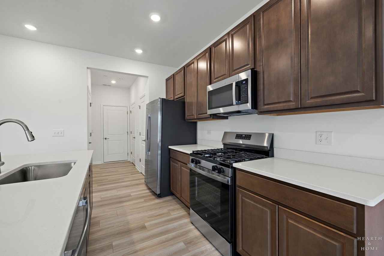 624 Cassia Ct - Photo 6 of 19