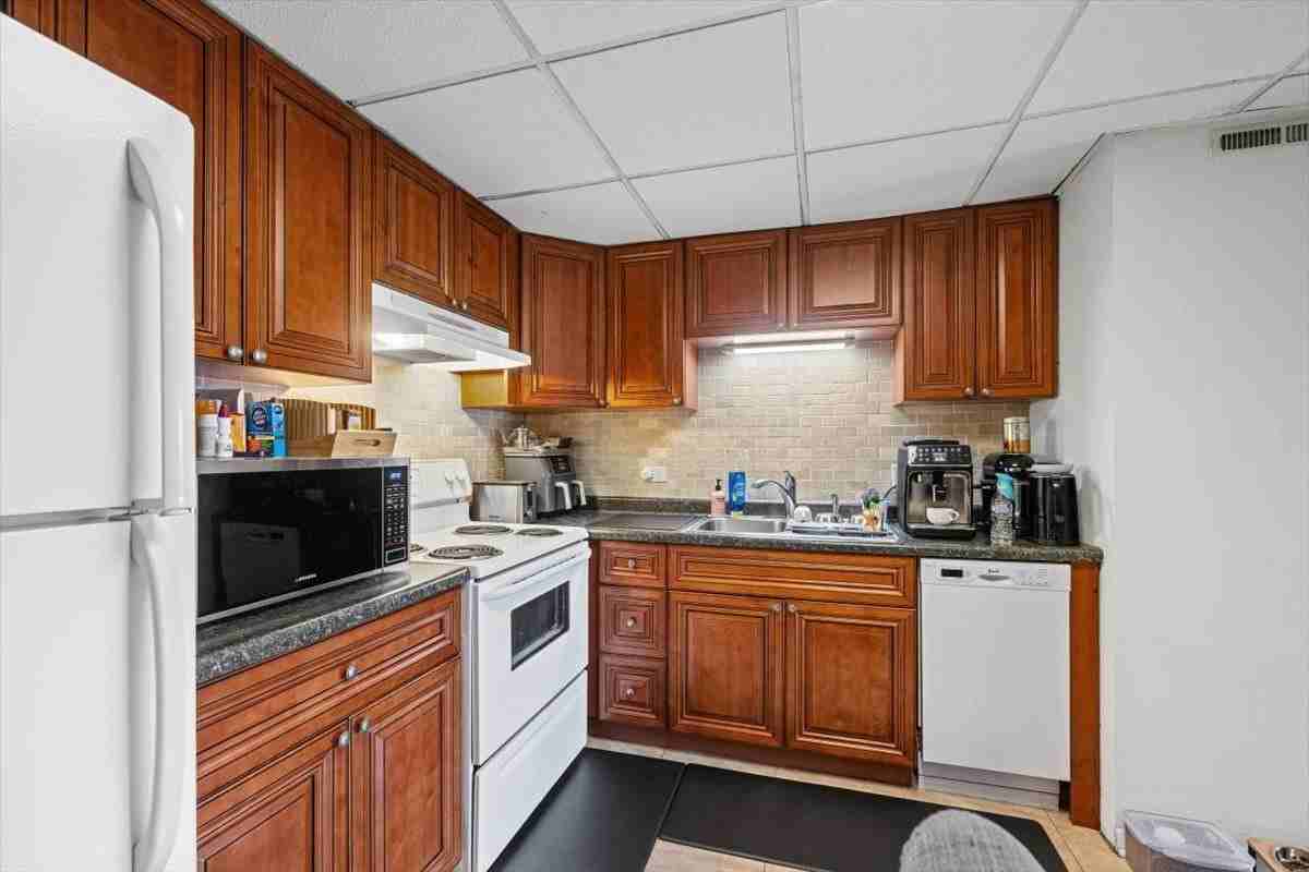 3223 W Parkway Dr Apt 3a - Photo 6 of 18