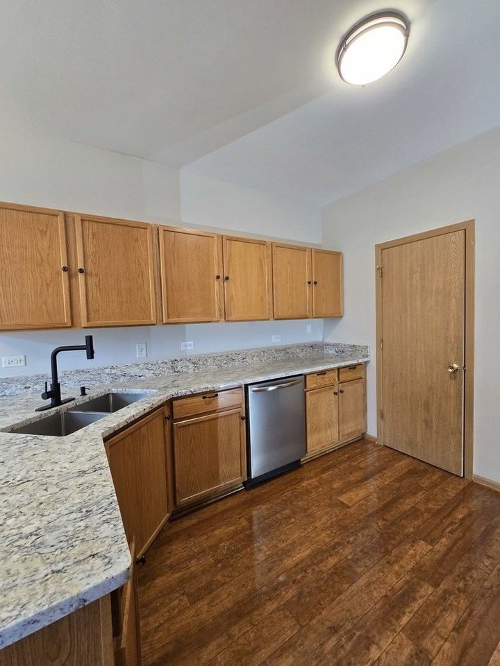 5006 Syracuse Ct - Photo 6 of 16