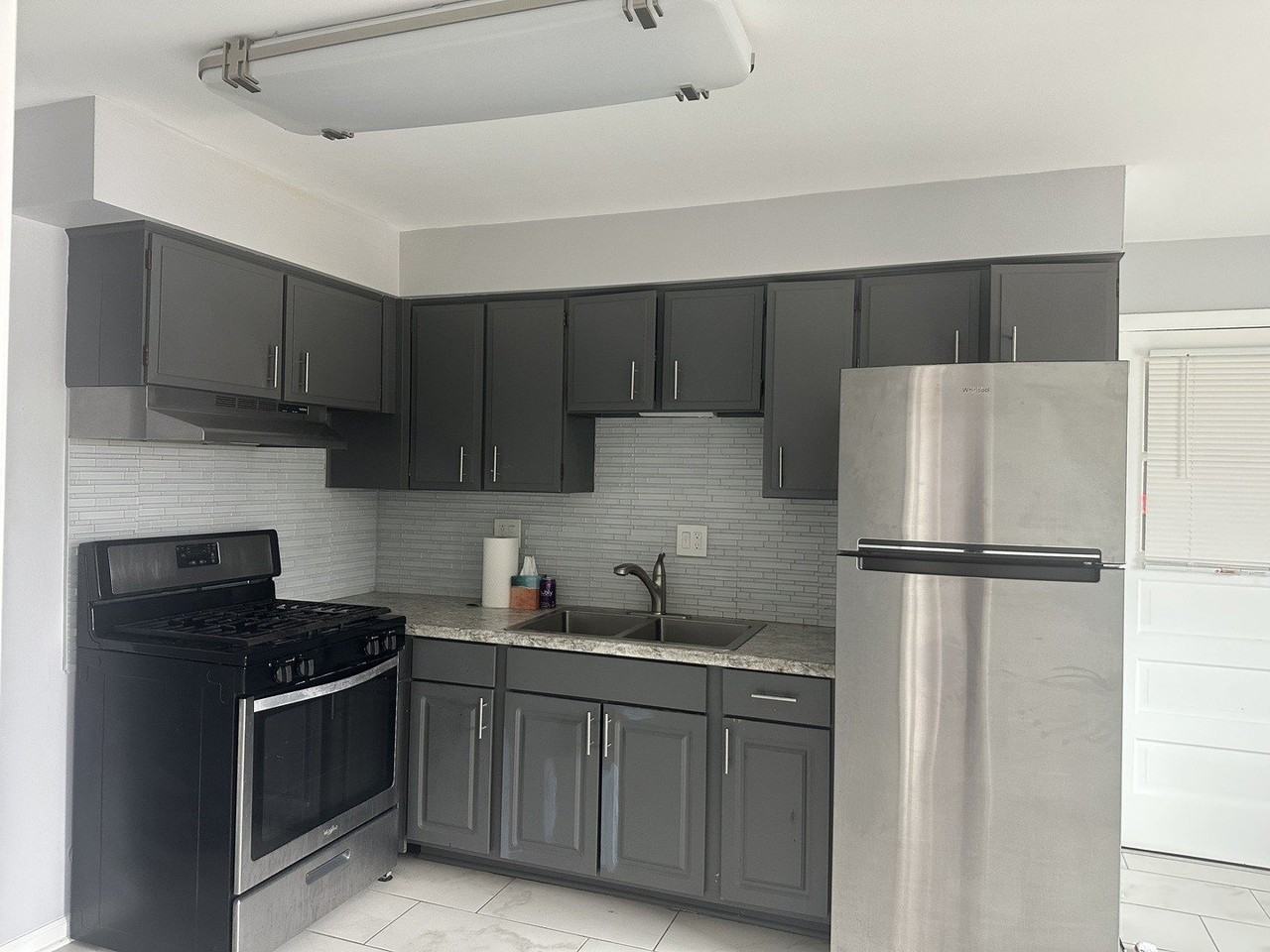 8805 Dee Rd Apt 2s - Photo 3 of 19