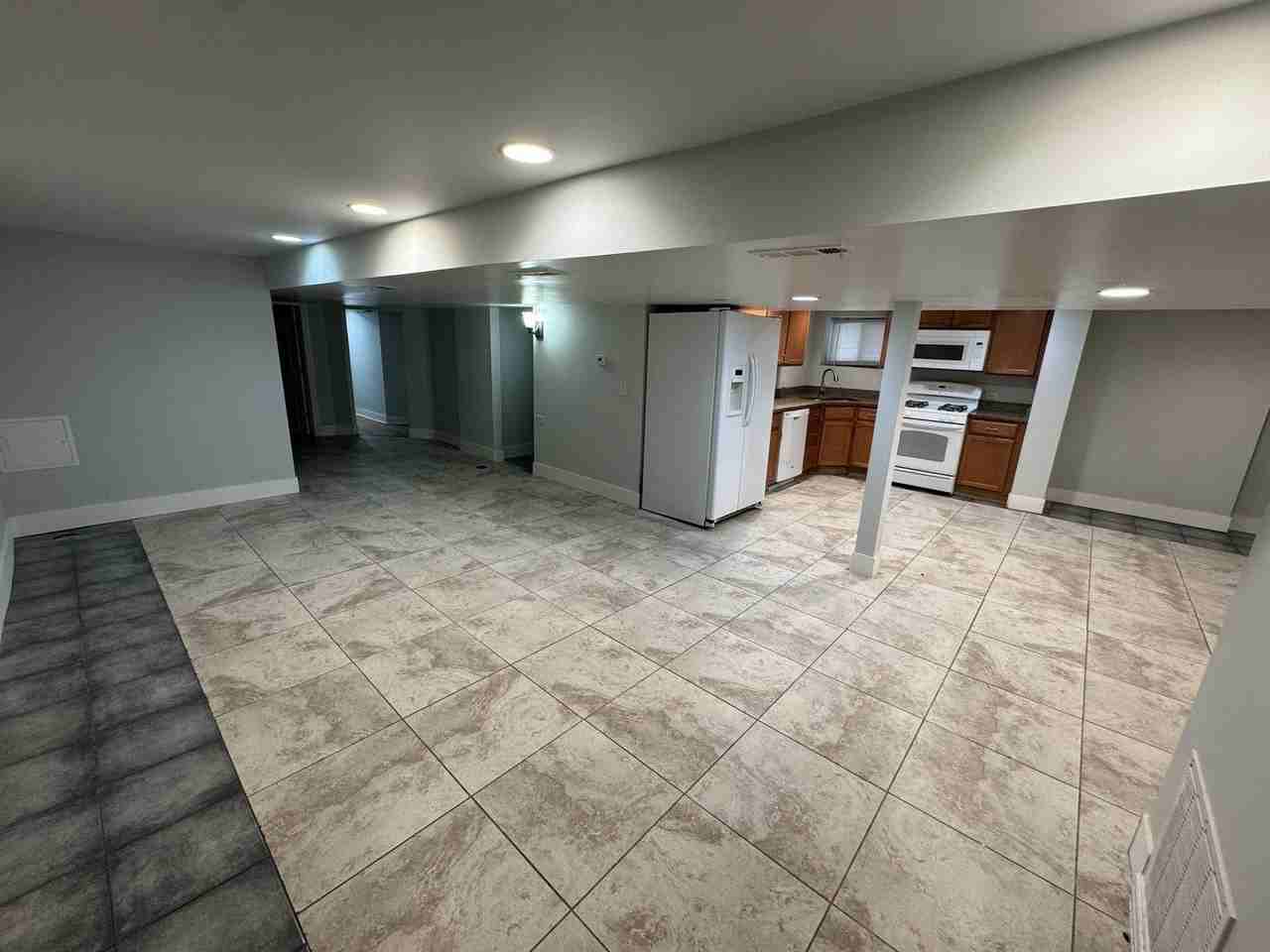 6438 N Fairfield Ave Unit G - Photo 4 of 13