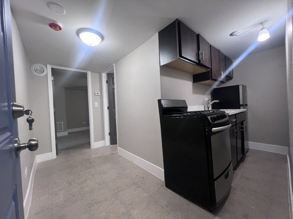 3353 W Warren Blvd #GR - Photo 4 of 10