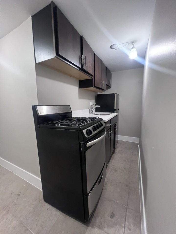 3353 W Warren Blvd #GR - Photo 5 of 10