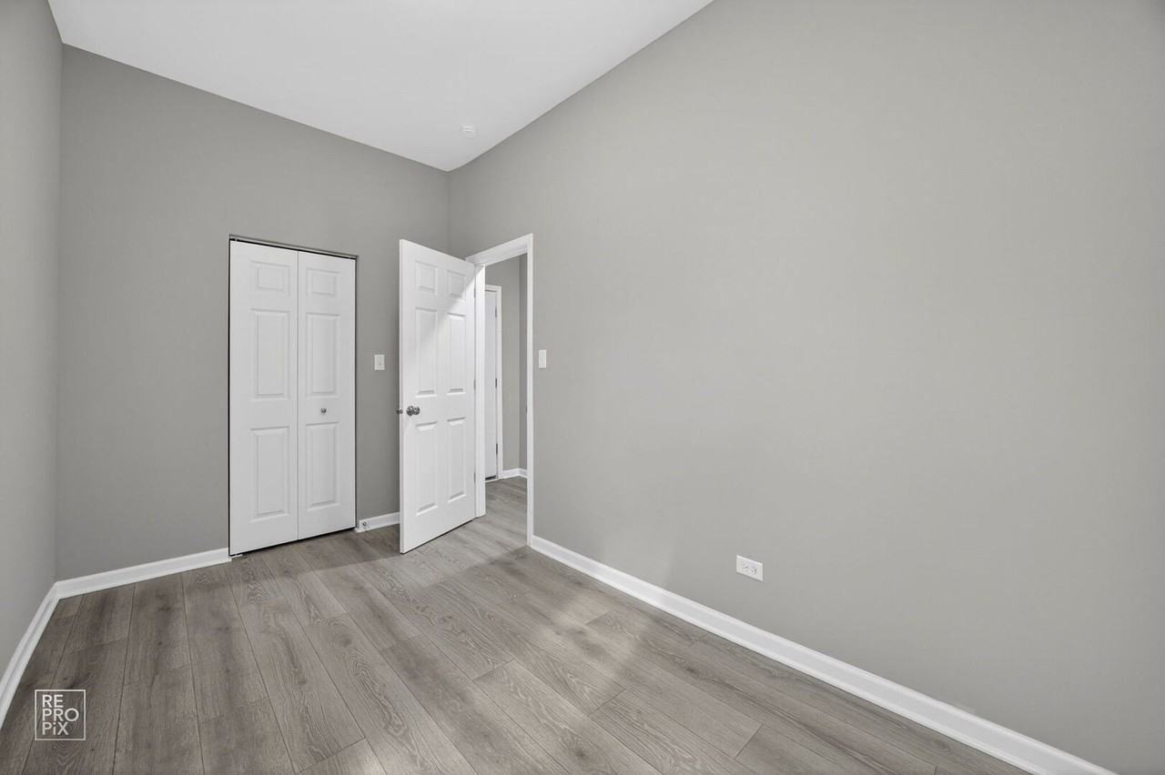 5344 S Aberdeen St Unit 1 - Photo 2 of 4