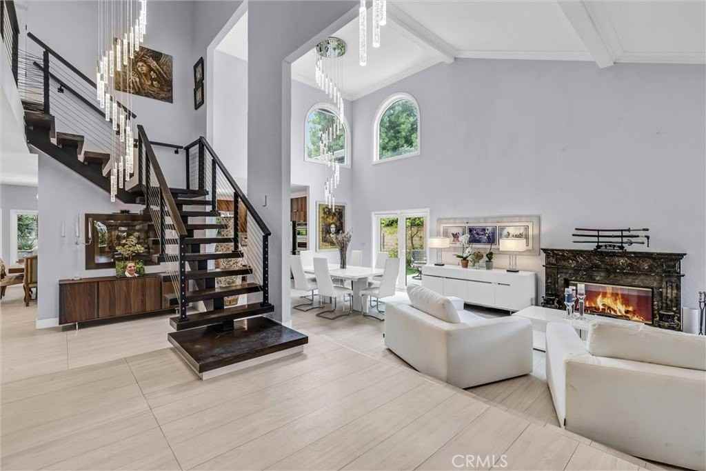 25432 Nottingham Ct - Photo 4 of 50