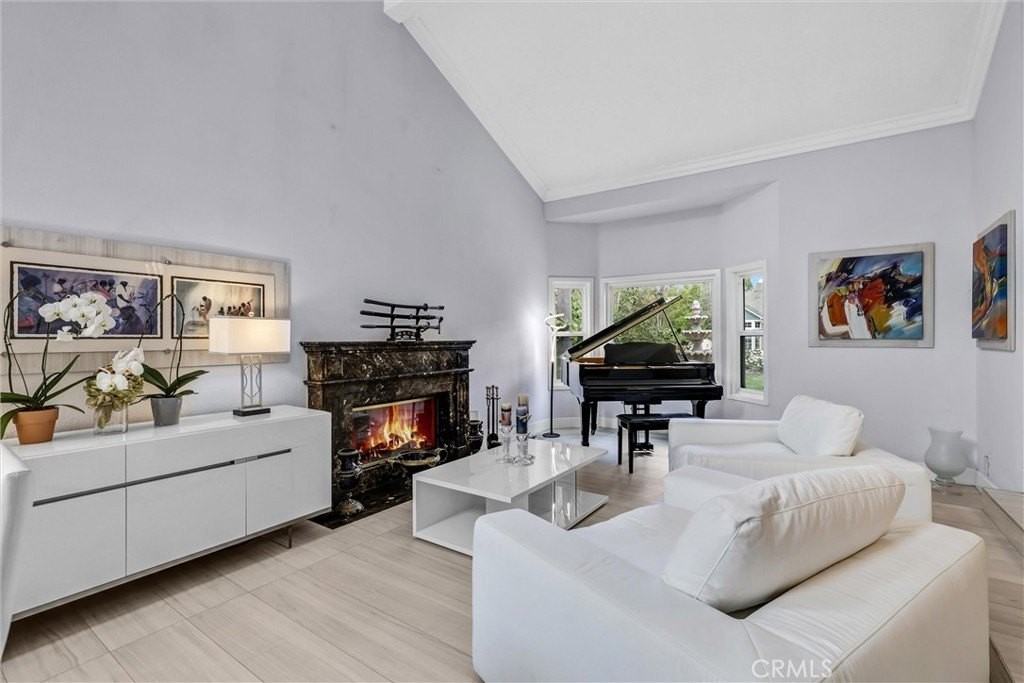 25432 Nottingham Ct - Photo 5 of 50