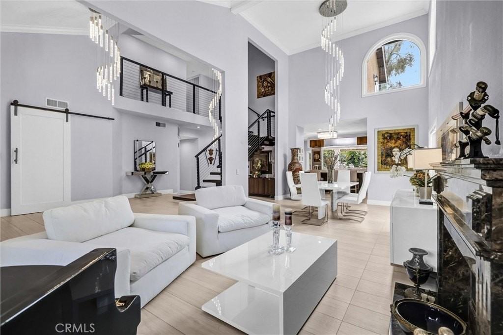 25432 Nottingham Ct - Photo 6 of 50