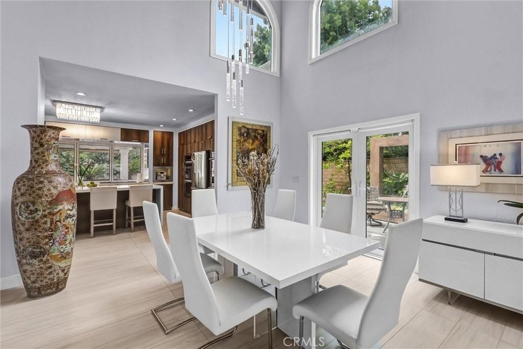 25432 Nottingham Ct - Photo 7 of 50