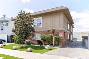 featured image of 7343 Woodley Ave #3