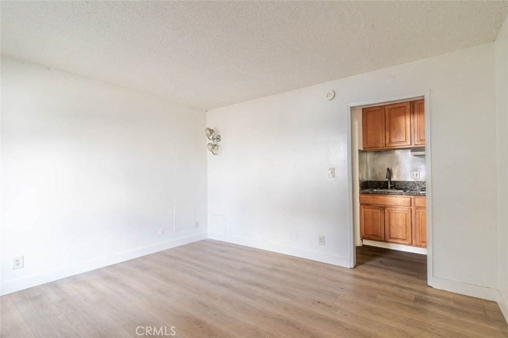 7343 Woodley Ave #3 - Photo 5 of 7