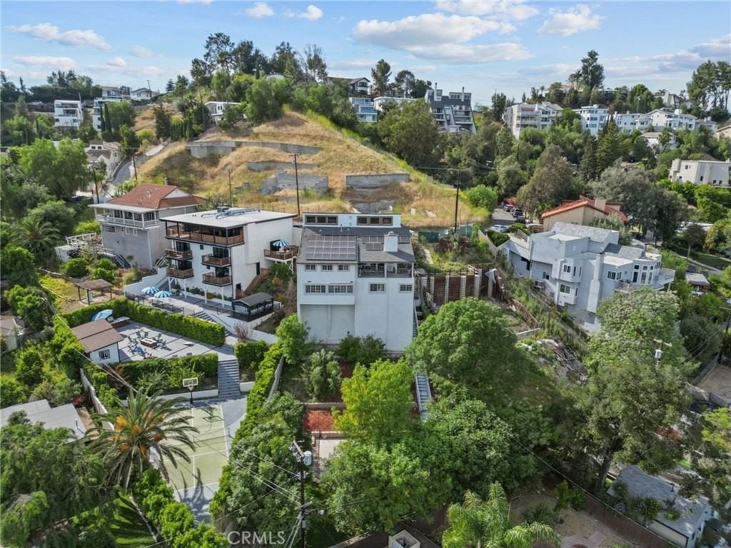 5156 Campo Rd - Photo 3 of 50