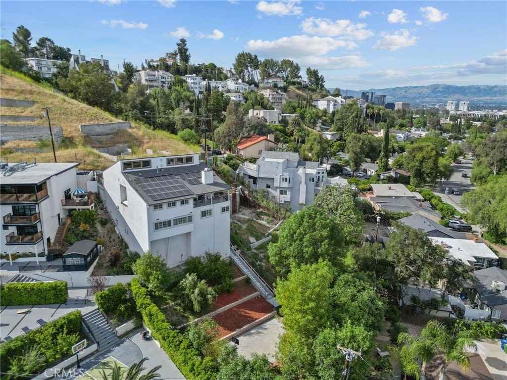 5156 Campo Rd - Photo 4 of 50