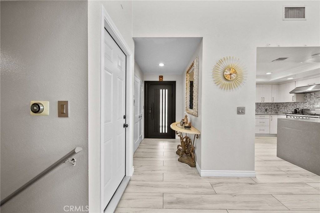 5156 Campo Rd - Photo 6 of 50