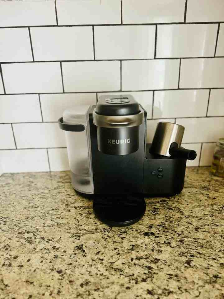 Ashford Dr - Photo 2 of 9