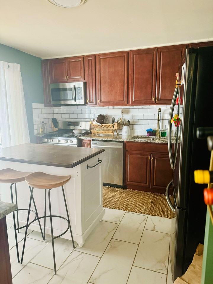 Ashford Dr - Photo 3 of 9