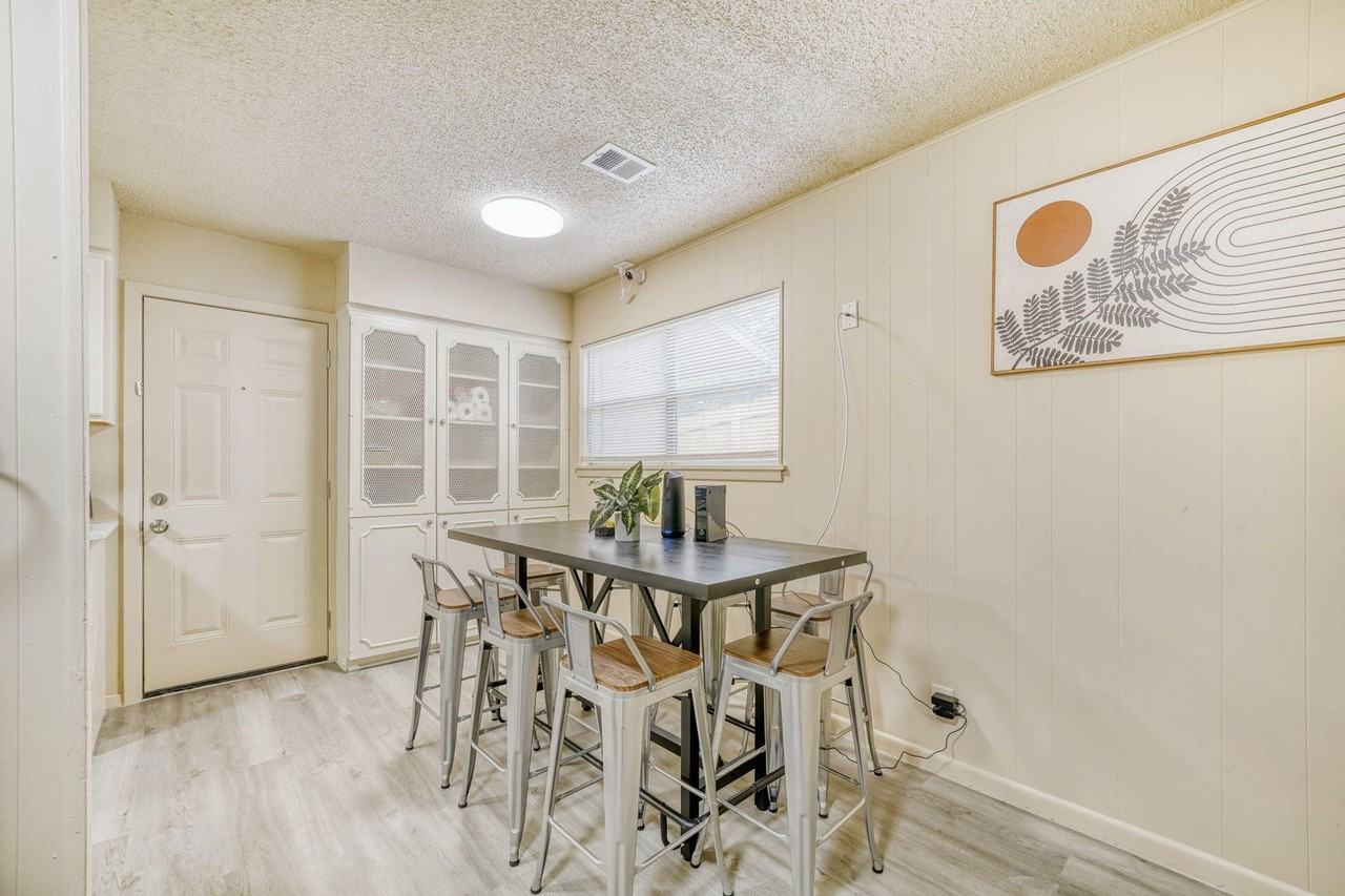 Glen Springs Way - Photo 2 of 10