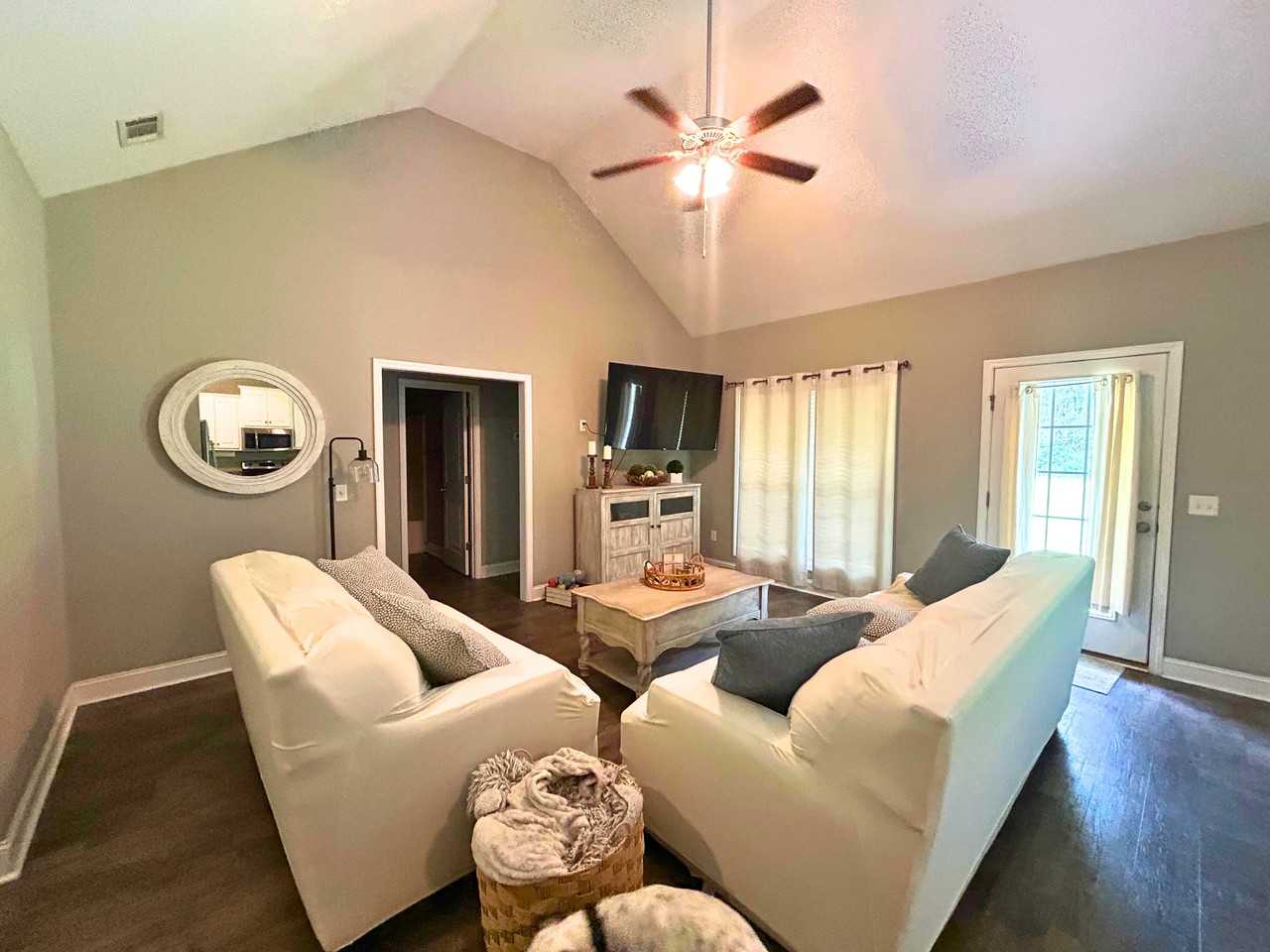 425 Serenity Ave #1 - Photo 3 of 13