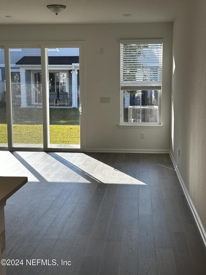 33 Thurnham Ln - Photo 3 of 48