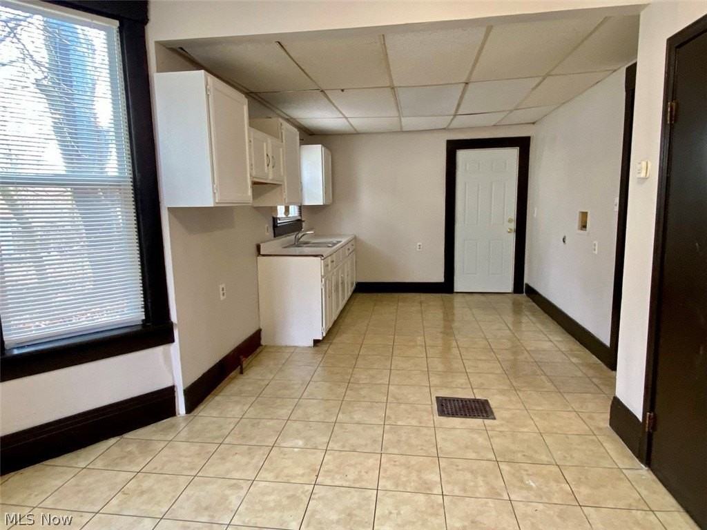 390 Doyle St - Photo 5 of 23