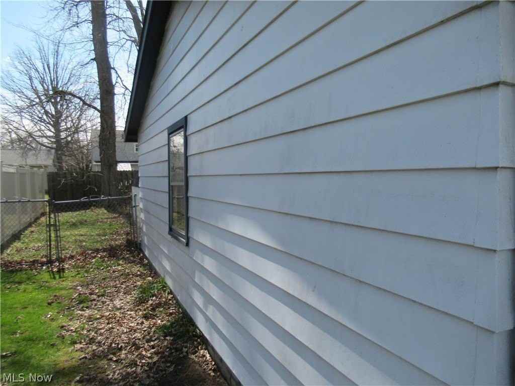 7594 Southland Dr - Photo 3 of 20