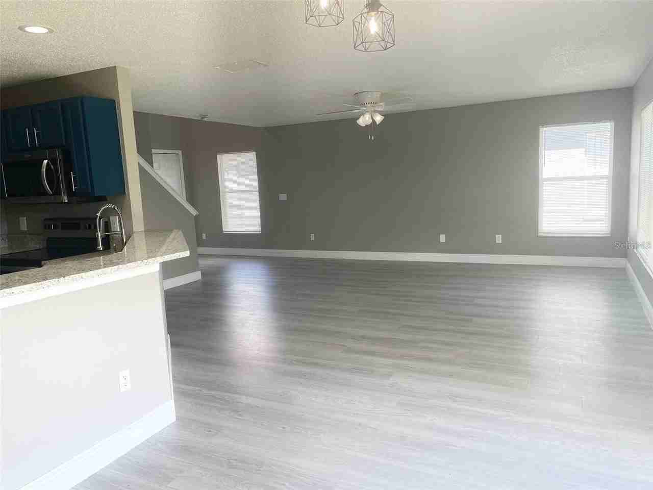 207 Southbridge Cir - Photo 2 of 28