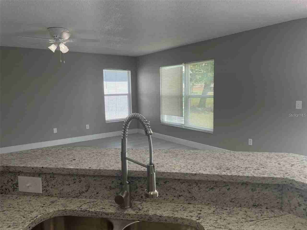 207 Southbridge Cir - Photo 5 of 28