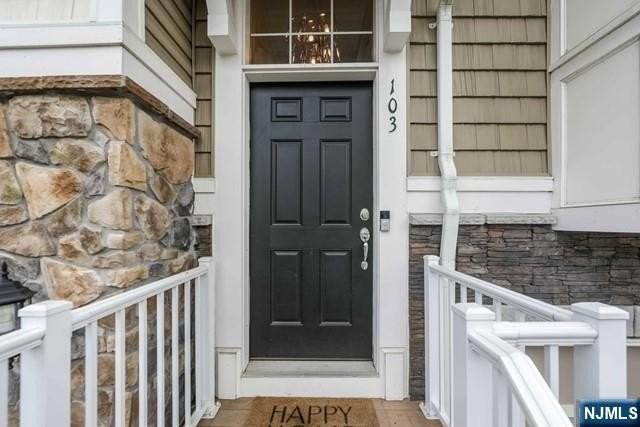 103 Orchard Ter - Photo 4 of 27